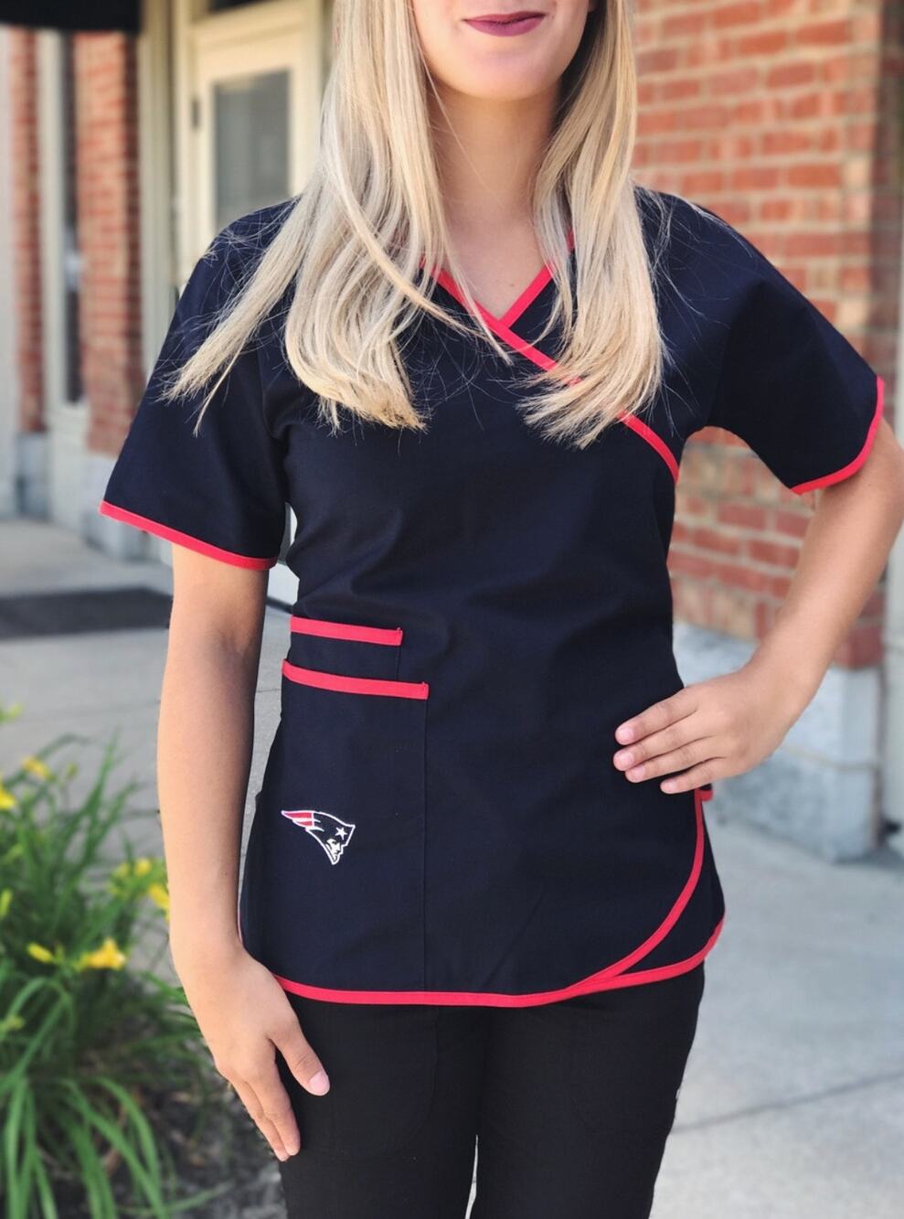NFL New England Patriots Women's NFL Scrub Top XS Navy Blue Red Short Sleeve